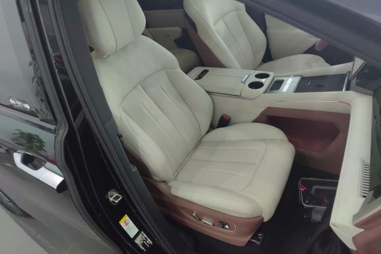 Used BYD Xia 2025 DM-i 1.5T 180km Beyond Edition Right Front Seat