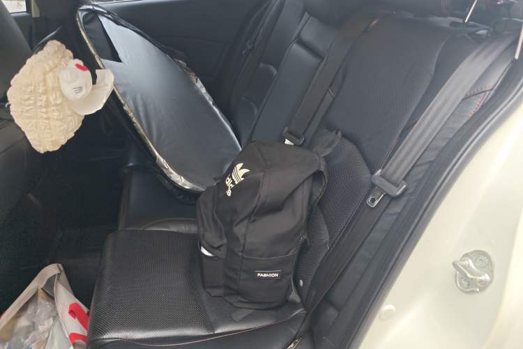 Used Mazda 3 Axela 2014 Hatchback 2.0L Automatic Flagship Model