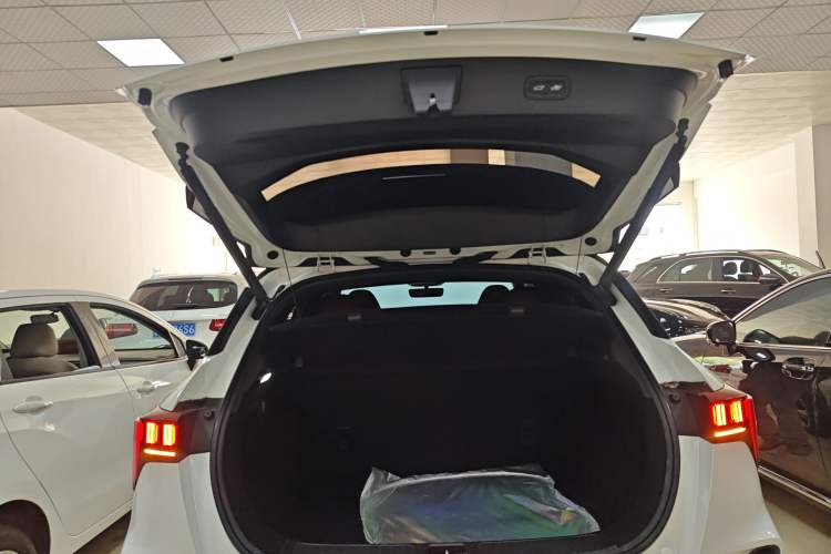 Used Lynk & Co 06 2020 1.5T JinPro model
