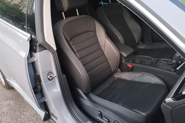 Used Volkswagen FAW-Volkswagen CC 2023 Hunting Vehicle 380TSI Hunter's Heart Edition