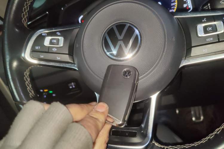 Used Volkswagen Tiguan L 2021 330TSI Automatic Two-Wheel Drive R-Line Enhanced Edition
