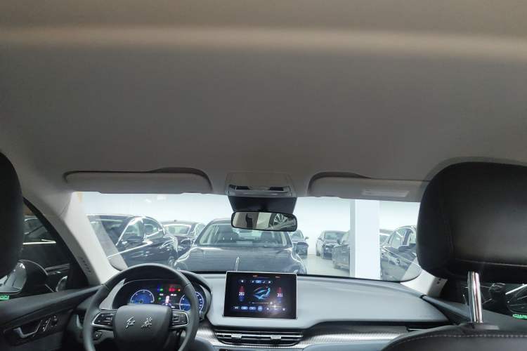 Used Hongqi E-QM5 2022 431 km Charge & Enjoy Edition
