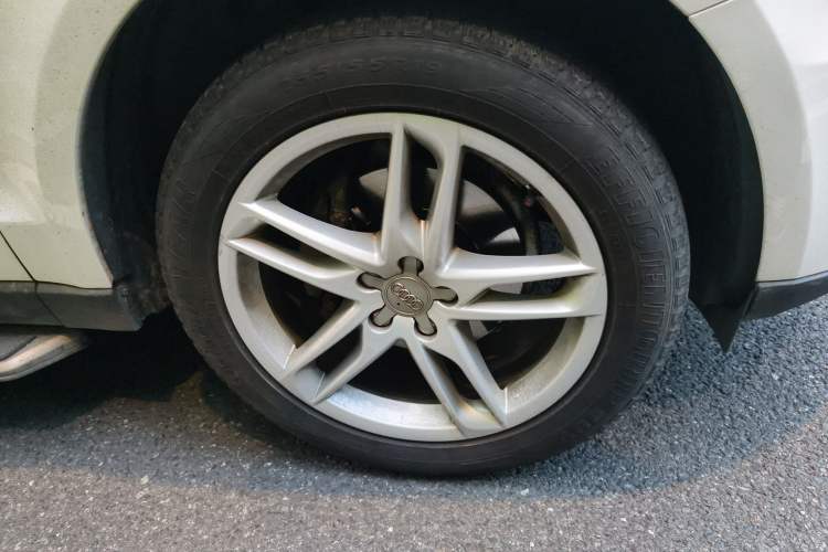 Used Audi Q5 2017 40 TFSI Technology Edition Right Front Wheel Hub