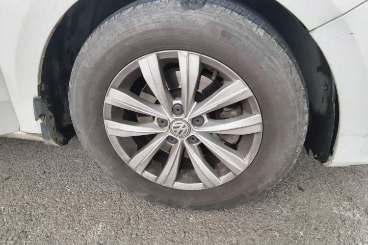 Used Volkswagen Bora 2018 1.5L Automatic Fashion Model Right Front Wheel Hub