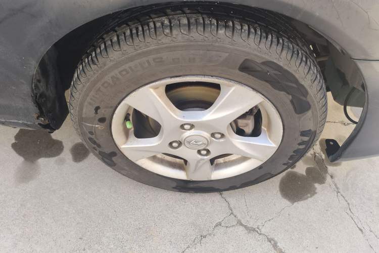 Used Hyundai Elantra 2011 1.6L Manual Comfort Version Right Front Wheel Hub