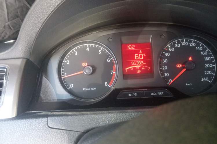 Used Volkswagen Santana 2015 1.6L Manual Comfort Edition