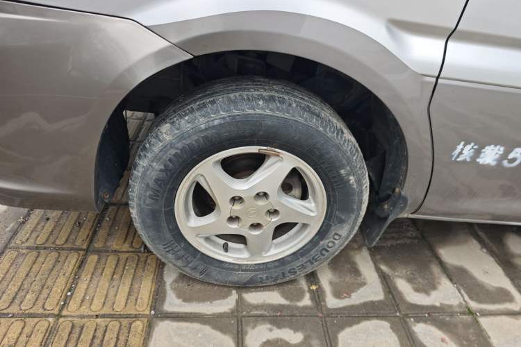 Used FORTHING Lingzhi 2015 V3 1.5L 5-Seater Special Offer Model
