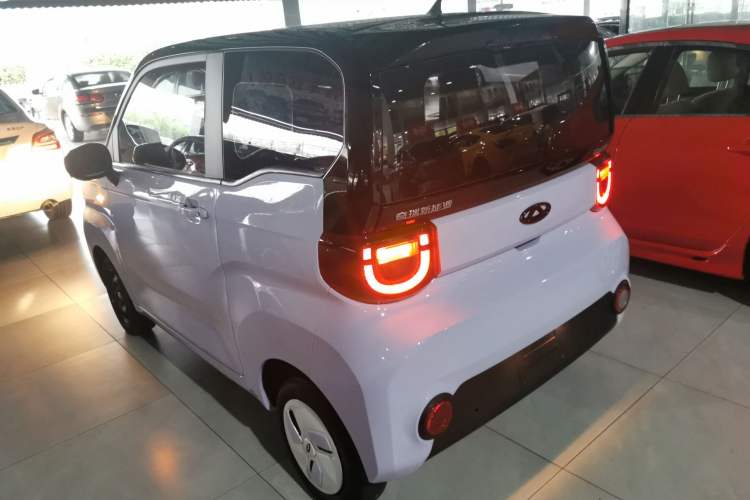 Used Chery QQ Ice Cream 2022 170km Sundae Phosphate Lithium-Ion