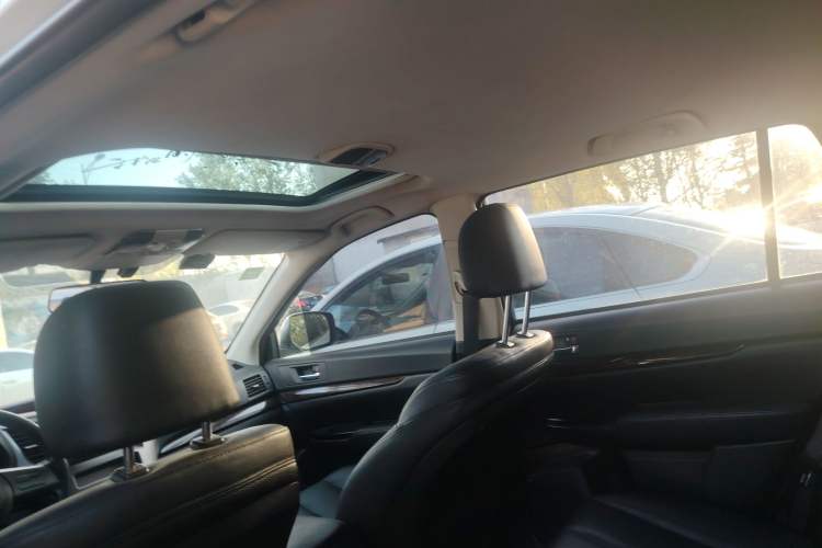 Used Subaru Outback 2011 2.5i Luxury Edition Headliner