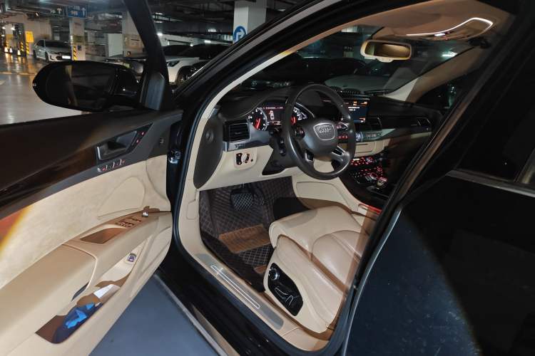 Used Audi A8 2014 A8L 45 TFSI quattro Comfort model
