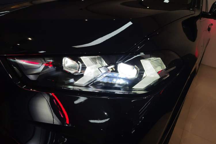 Used BMW X5 2023 xDrive 30Li Luxury M Sport Night Edition Package