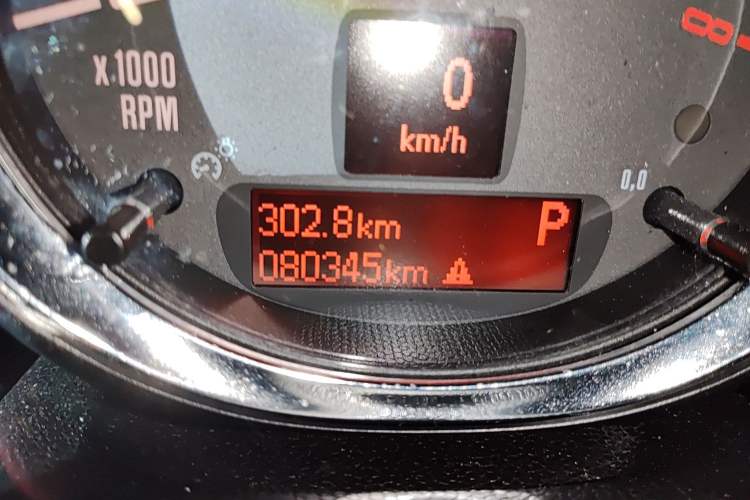 Used MINI Countryman 2014 1.6T COOPER S ALL4 Odometer Close Up