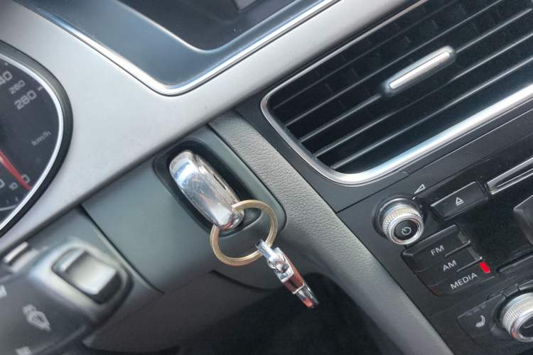 Used Audi A4L 2015 35 TFSI Automatic Comfort Model Vehicle Key