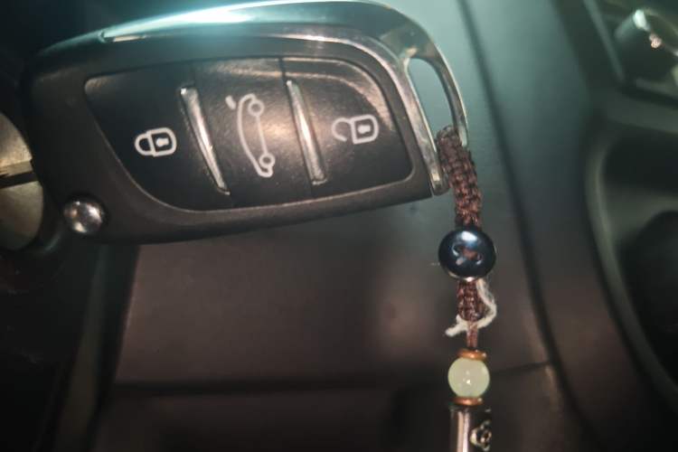 Used Jeep Compass 2013 2.4L four-wheel-drive sport version
