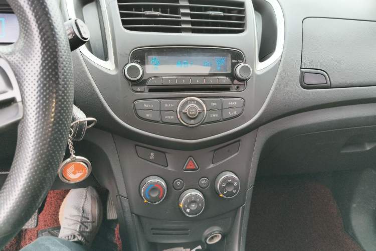 Used Chevrolet Trax 2016 1.4T Manual Two-Wheel Drive Comfort Version with Sunroof Audio And AC Panel