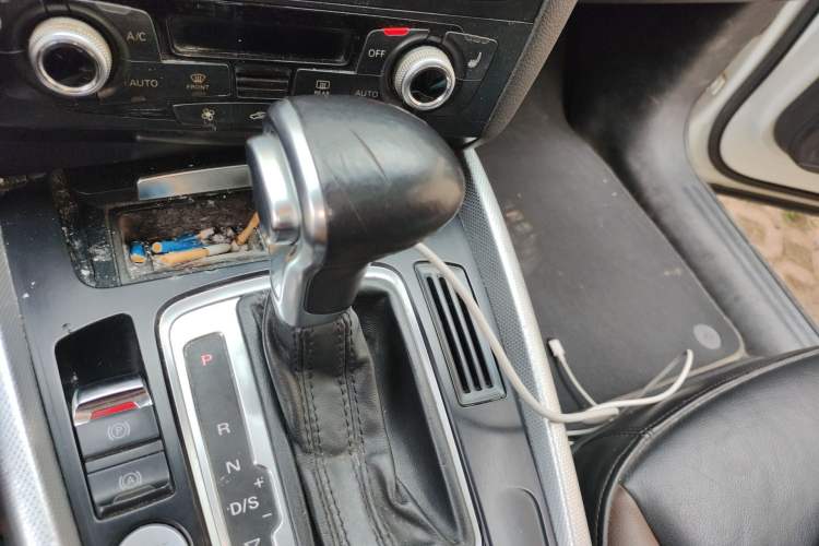 Used Audi Q5 2017 40 TFSI Technology Edition Gear Lever
