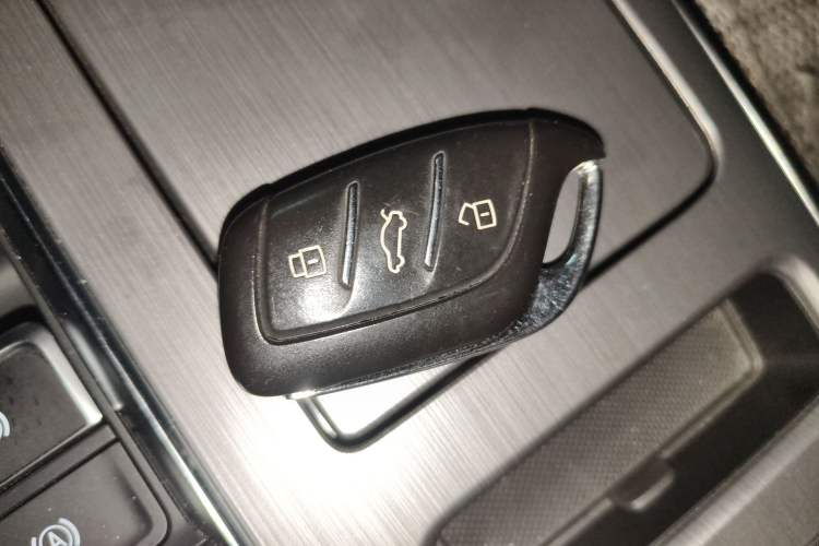 Used Roewe RX5 2020 PLUS 300TGI Automatic Ali National Trend Flagship Edition