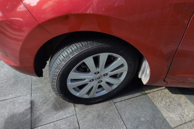 Used Cowin C3 2015 1.5L Manual Gold Diamond Edition Exterior 4