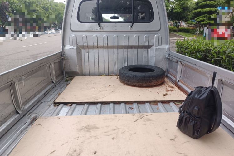 Used Wuling Zhiguang Small Truck 2023 1.5L Double-Cab LAR Trunk