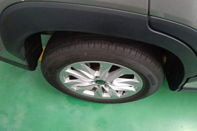 Used Toyota Corolla Cross 2024 2.0L Elite Edition Right Rear Wheel Hub