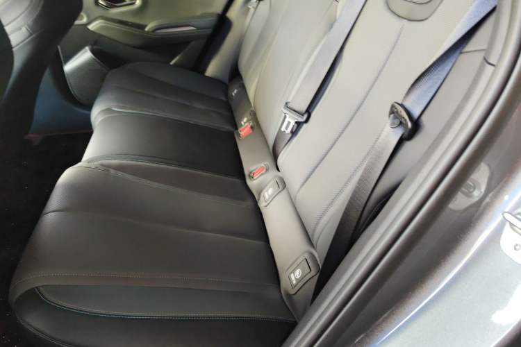 Used BYD Qin L 2025 DM-i Smart Drive 120KM Leading Model Interior 4