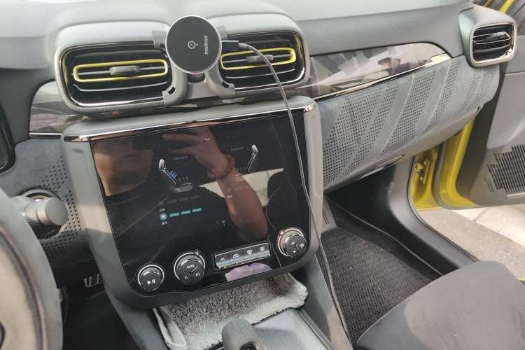 Used Lynk & Co 03 2019 03+ 2.0TD Automatic Wind-Chasing Edition Audio And AC Panel