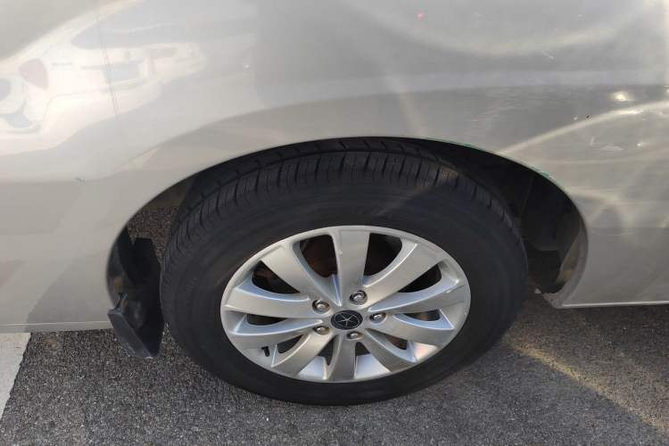 Used JAC Group Refine M5 2013 2.0T Gasoline Automatic Business Edition
