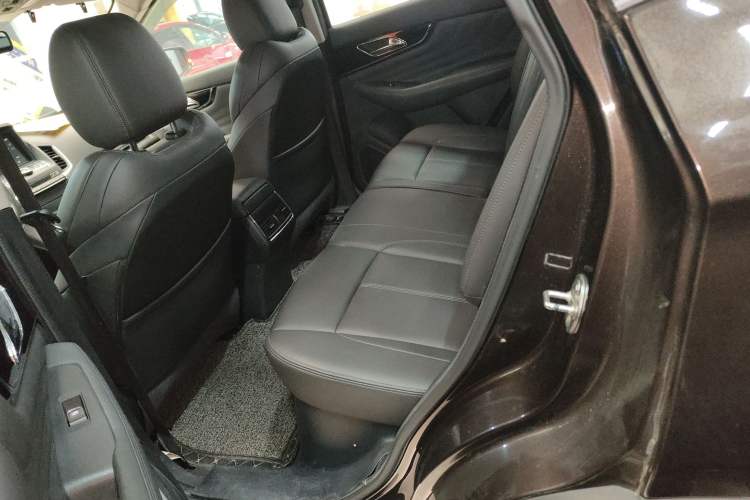 Used Dongfeng Aeolus AX7 2018 Classic 1.4T Manual Elite Model
