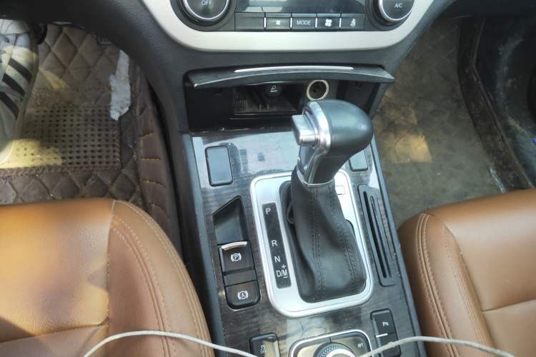 Used Haval H6 Coupe 2016 Blue Label 1.5T Automatic Two-Wheel Drive Elite Model Gear Lever