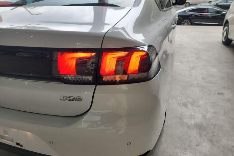 Used Peugeot 308 2019 1.6L Automatic Luxury Version China V Standard Right Rear Taillight