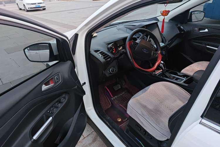 Used Ford Kuga 2019 EcoBoost 180 Two-Wheel-Drive Titanium Plus Model China VI Standard
