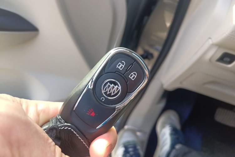 Used Buick GL8 2017 ES 28T Comfort Model China V Standard
