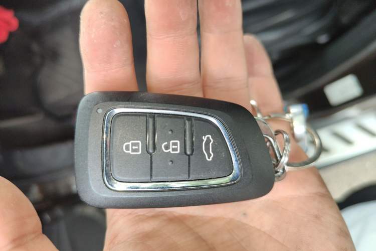 Used Dongfeng Aeolus AX7 2017 2.0L Automatic Zhiyu Trim
