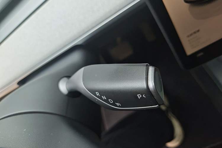 Used Tesla Model Y 2024 Rear-Wheel-Drive Version Gear Lever