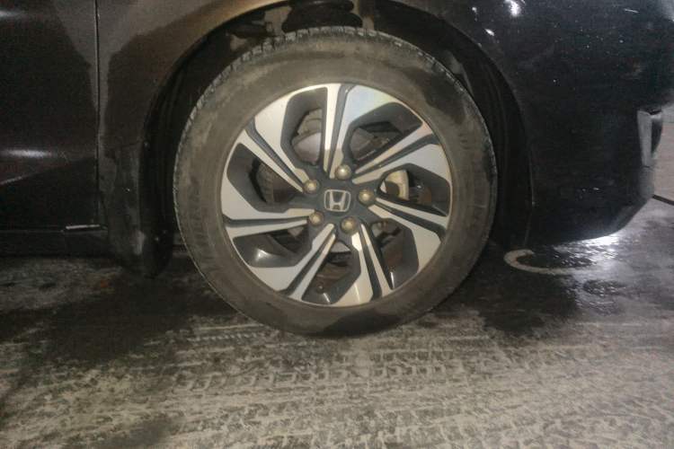 Used Honda Crider 2016 1.8L CVT Luxury Edition Right Front Wheel Hub