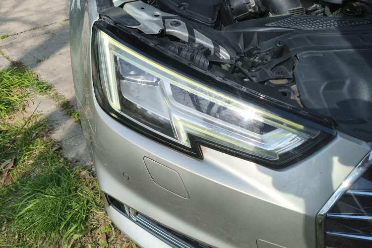 Used Audi A4L 2019 40 TFSI Fashion Edition China VI Emission Standard Right Front Headlight