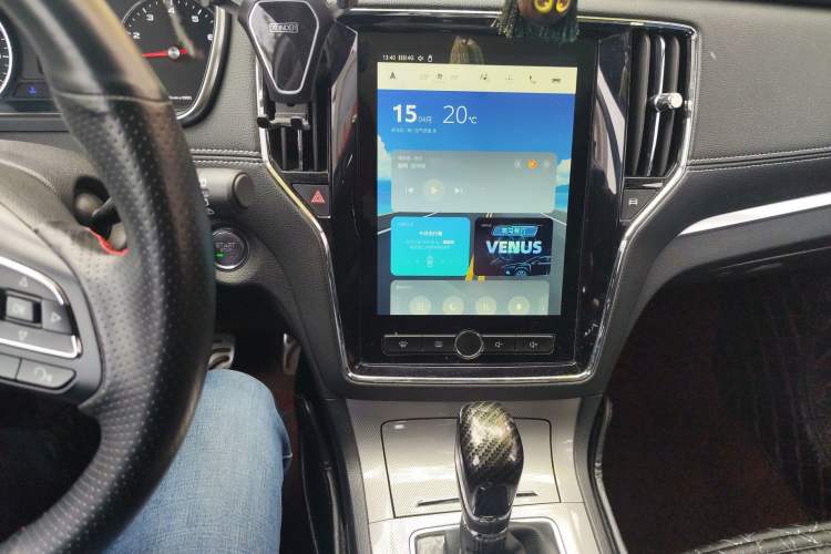 Used Roewe RX5 2016 20T Two-Wheel Drive Automatic Internet Smart Edition Audio And AC Panel