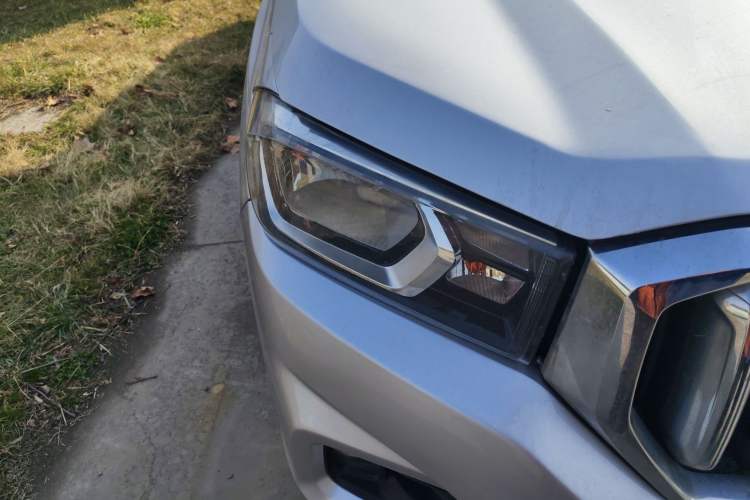 Used SAIC MAXUS T60 2017 2.8T Diesel Manual Two-Wheel Drive High-Ride Elite Long-Body Emission Standard V
