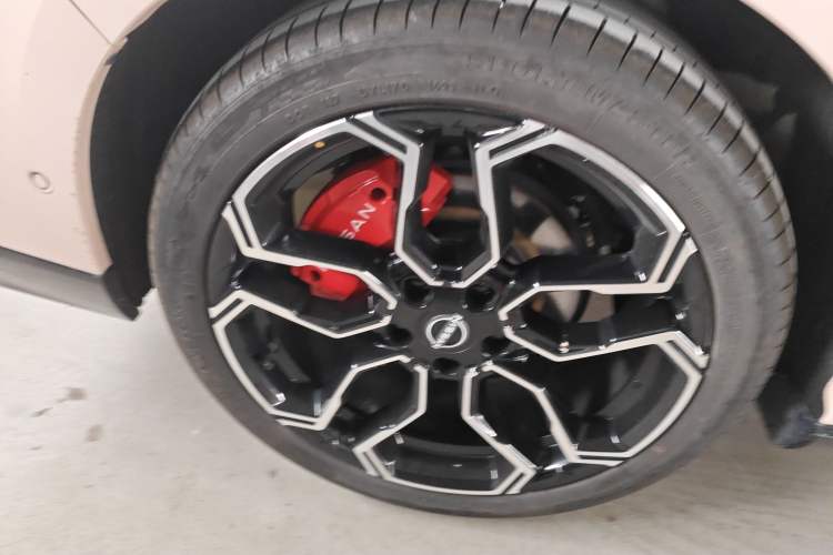 Used Nissan N7 2025 510 Max Exterior 5