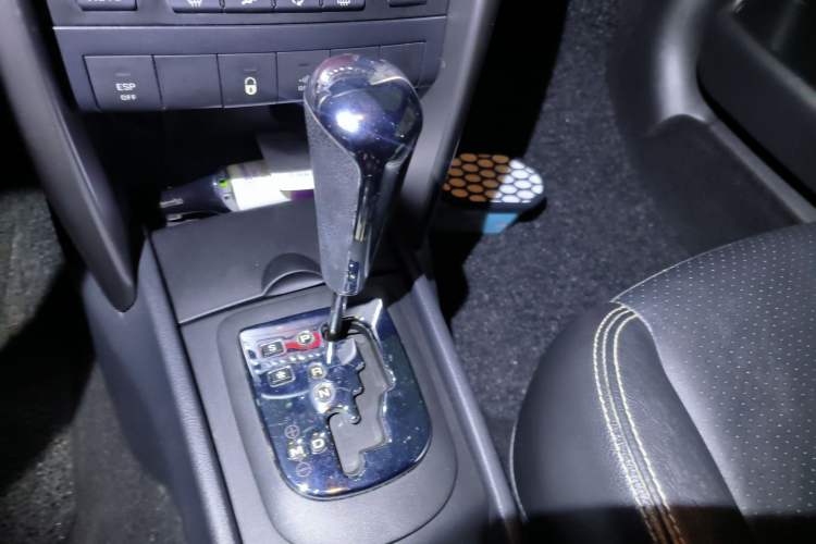Used Peugeot 207 2013 1.6L CC Automatic Fashion Edition Gear Lever