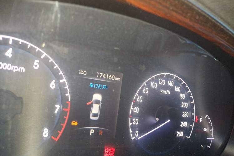 Used Hyundai Genesis 2012 3.0L GDI Luxury Edition
