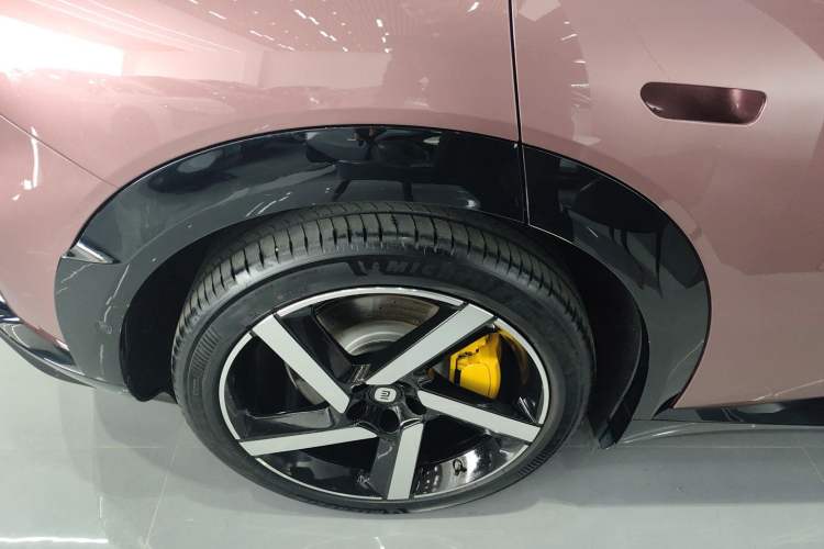 Used Xiaomi Auto YU7 2025 Ultra-Long Range High-Performance All-Wheel-Drive Max Edition