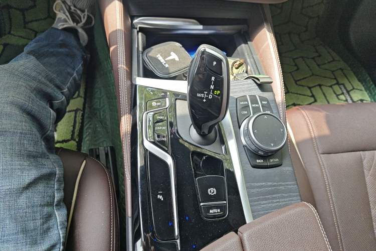 Used BMW 5 Series 2021 Facelifted 530Li Leading Edition M Sport Package Gear Lever