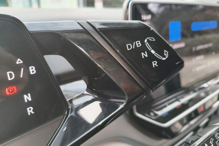 Used Volkswagen ID.6 CROZZ 2022 Long-Range PRO Edition Gear Lever