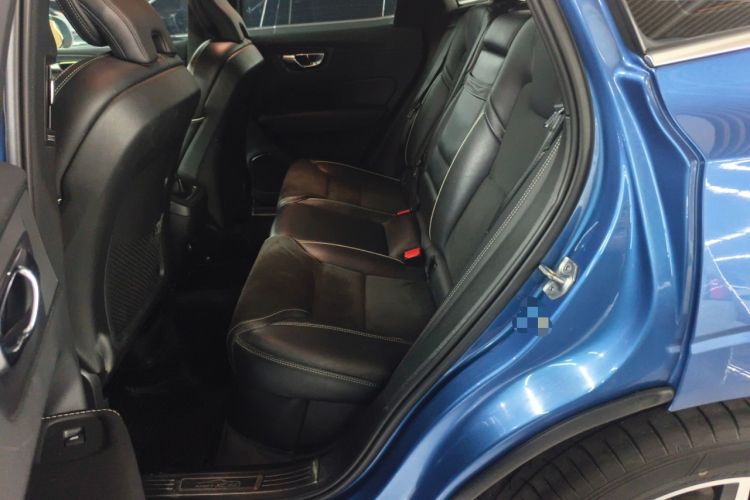 Used Volvo XC60 2019 T5 4x4 Smart & Dynamic Sport Edition China VI Standard