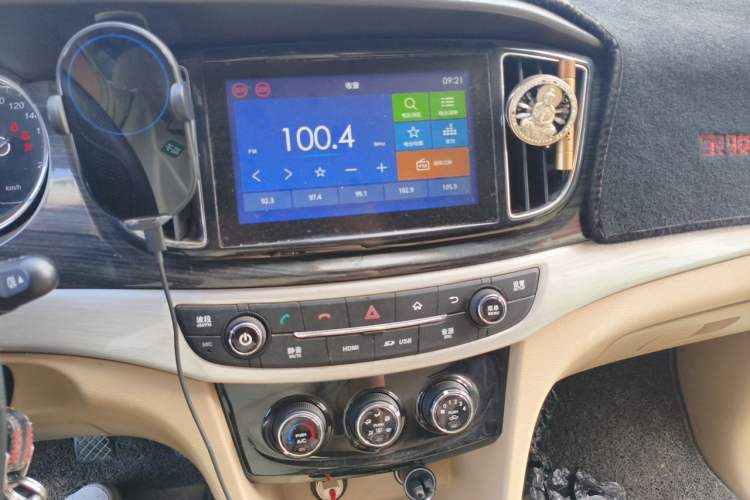 Used Baojun 730 2016 1.5L Manual Comfort Version 7 Seats China V Emission Standard