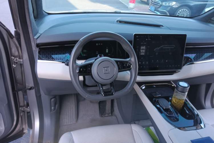 Used Zeekr 009 2022 WE Edition
