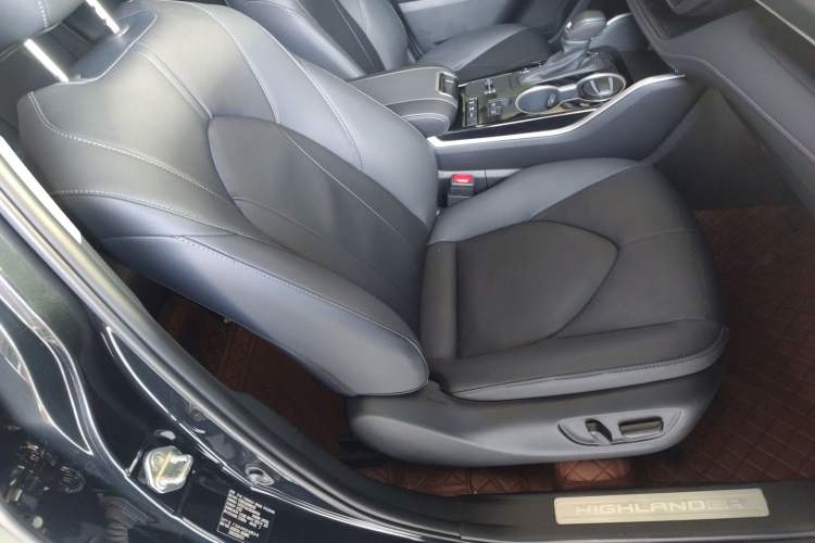 Used Toyota Highlander 2022 Dual-Engine 2.5L Four-Wheel Drive Prestige Version 7 Seats