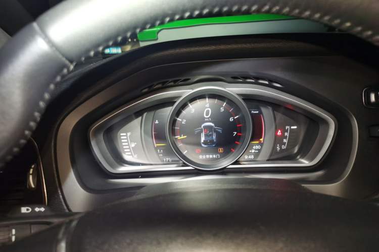 Used Volvo V40 2016 T3 Zhiyi Edition Instrument Cluster