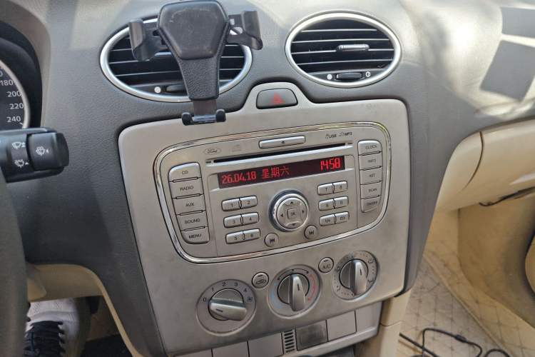 Used Ford Focus 2011 Sedan 1.8L Automatic Fashion Edition
